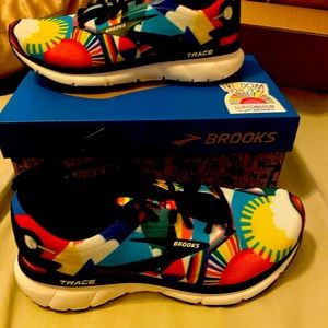 Womens Brooks Trace 2